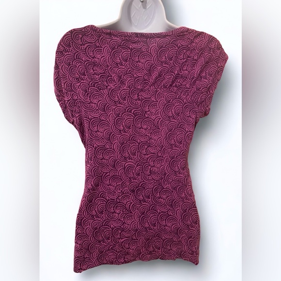 Banana Republic Dark Pink Short Sleeve Top - Size M - Picture 2 of 6